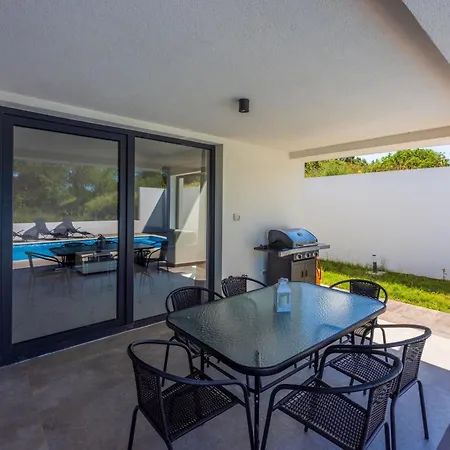 Mizar Villa