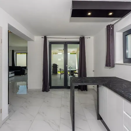 Mizar Villa *